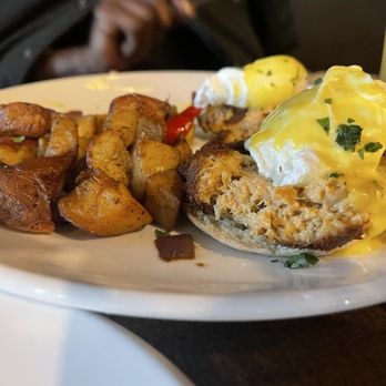 Mama's on the Half Shell - Bars Near Me - Baltimore, Maryland