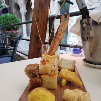 Apollinare di Scotacci Andrea - Bread plate - Italian Near Me - Spoleto, PG Apollinare di Scotacci Andrea - Bread plate - Italian Near Me - Spoleto, PG