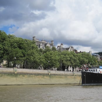 River Bus - Thames River Bus view - Public Transportation Near Me - London, XGL