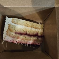 Pasta Ditoni's - Raspberry lemoncello cake