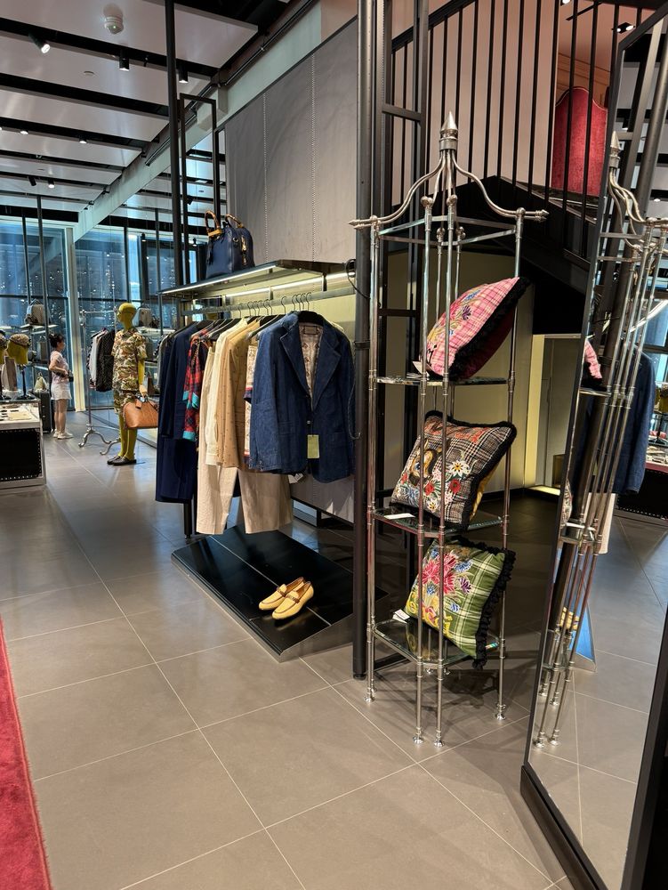 THE MALL Updated September 2024 164 Photos & 57 Reviews Via