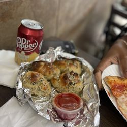 Gino's Pizzeria - Garlic knots