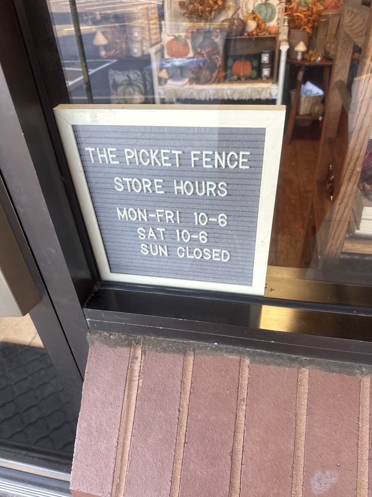 THE PICKET FENCE Updated September 2024 12 Reviews 6025D Burke