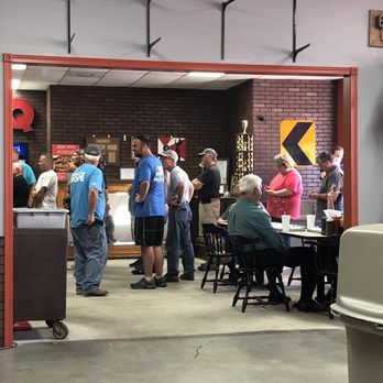 Pig In Pig Out - Line out the door at lunch = great BBQ - Barbeque Near Me - Wichita, Kansas Pig In Pig Out - Line out the door at lunch = great BBQ - Barbeque Near Me - Wichita, Kansas