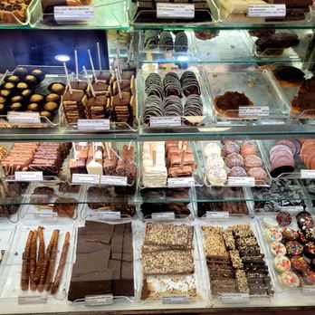 Kilwins Ice Cream - Chocolate - Fudge - July 2021: $33.99 per pound - Chocolatiers & Shops Near Me - St. Petersburg, Florida Kilwins Ice Cream - Chocolate - Fudge - July 2021: $33.99 per pound - Chocolatiers & Shops Near Me - St. Petersburg, Florida