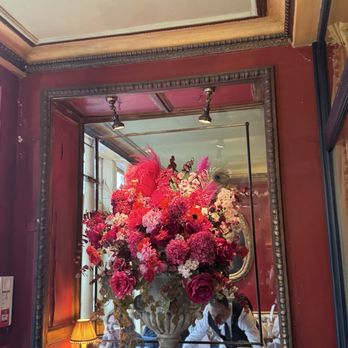 Le Procope - Another shot of the flowers!! - French Near Me - Paris, 75