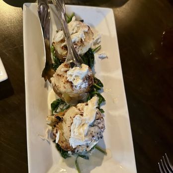 Montarra - Lump Crab & Artichoke Stuffed Jumbo Mushroom Plate - New American Near Me - Algonquin, Illinois Montarra - Lump Crab & Artichoke Stuffed Jumbo Mushroom Plate - New American Near Me - Algonquin, Illinois