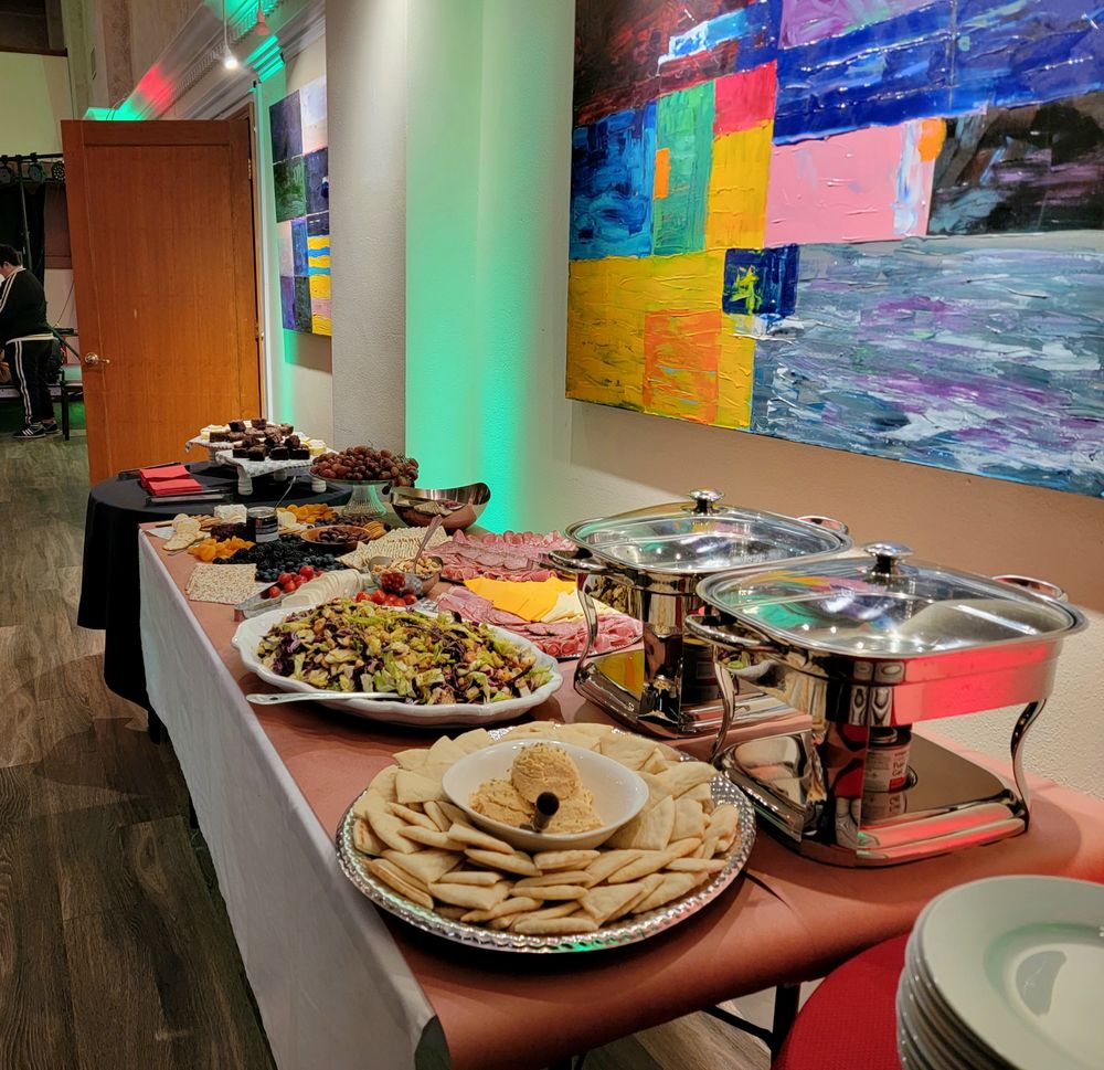 THE SEASONS GALLERY BISTRO Updated September 2024 101 N Naches Ave