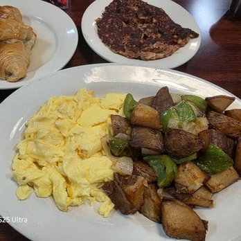 Keystone Grill - Croissant with Corn Beef Hash, Soft Scrambled Eggs and Home-style Fried Potatoes with green peppers and onions. - Breakfast & Brunch Near Me - Colonial Heights, Virginia