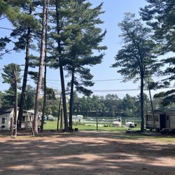 Mel's Lakeshore Resort - Campground