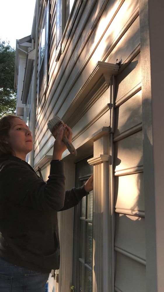 Slide of Navarro Contracting