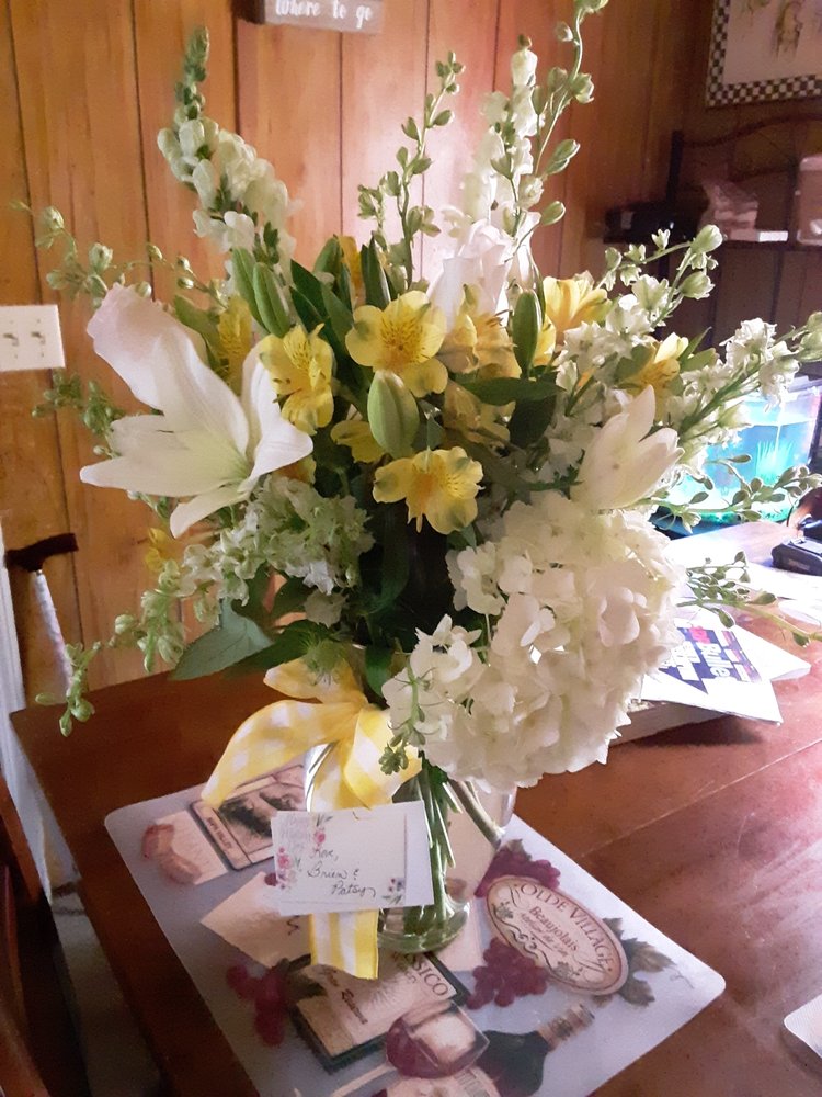 THE LITTLE FLORIST 16 Photos 123 N Main St, South