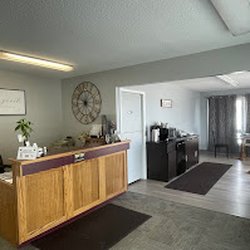Sundowner Motel - Office and Front Desk Space