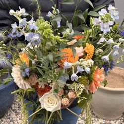 Camflor - All flowers except the white roses, pink sprays, amaranth and bells of Ireland were ordered through canflor