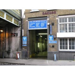 Clerkenwell Motors - Garage entrance - 14 Warner Street - Mount Pleasant