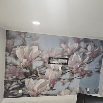 Imperial Construction Sn - a wall mural of flowers - Painters Near Me - Miami, Florida Imperial Construction Sn - a wall mural of flowers - Painters Near Me - Miami, Florida