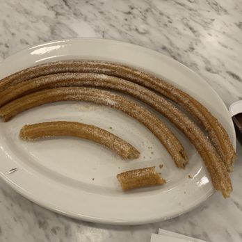 Churrería El Moro - An order of 4 churros with chocoavellena sauce. More than enough for 2 people to share. - Churros Near Me - Ciudad de México, DIF