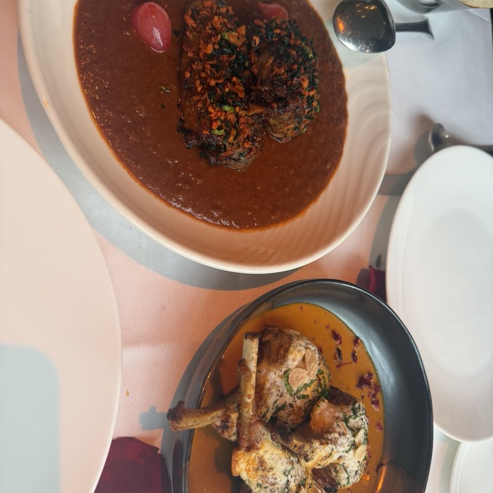 Veeraswamy - Duck Vindaloo &Chicken Lollipops with Korma - Indian Near Me - London, XGL Veeraswamy - Duck Vindaloo &Chicken Lollipops with Korma - Indian Near Me - London, XGL