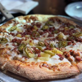 PizMo Cafe - Bbq Chicken Pizza - Pizza Near Me - Pismo Beach, California PizMo Cafe - Bbq Chicken Pizza - Pizza Near Me - Pismo Beach, California