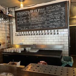 Reno Public House - Grabbing a quick brew