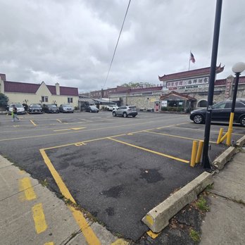 Golden Lake Pavilion - Valet Parking Lot - Dim Sum Near Me - Flushing, New York Golden Lake Pavilion - Valet Parking Lot - Dim Sum Near Me - Flushing, New York