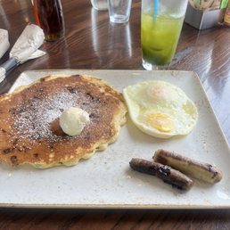 Cinnamon chip pancake, turkey sausage, kale tonic