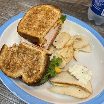 Love Brunch - Turkey sandwich platter with bagel chips - Juice Bars & Smoothies Near Me - Miami Beach, Florida Love Brunch - Turkey sandwich platter with bagel chips - Juice Bars & Smoothies Near Me - Miami Beach, Florida