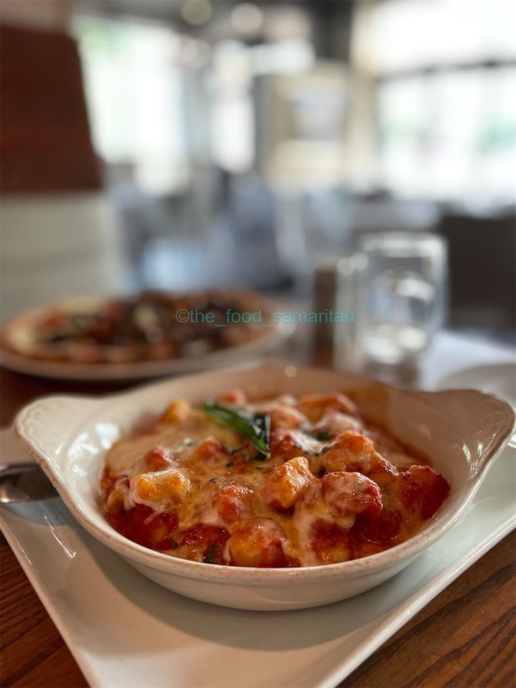 Mamma Melina Ristorante + Pizzeria