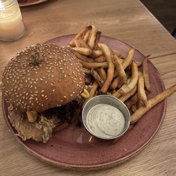 Odd Sister - Fried Chicken Sandwich - Cocktail Bars Near Me - New York, New York Odd Sister - Fried Chicken Sandwich - Cocktail Bars Near Me - New York, New York