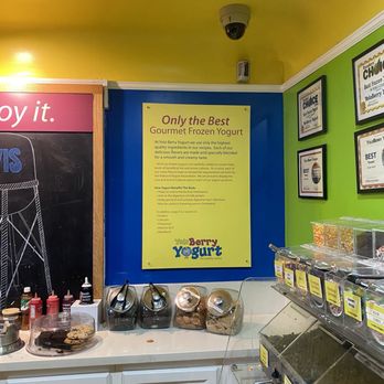 Yoloberry Yogurt - Ice Cream & Frozen Yogurt Near Me - Davis, California