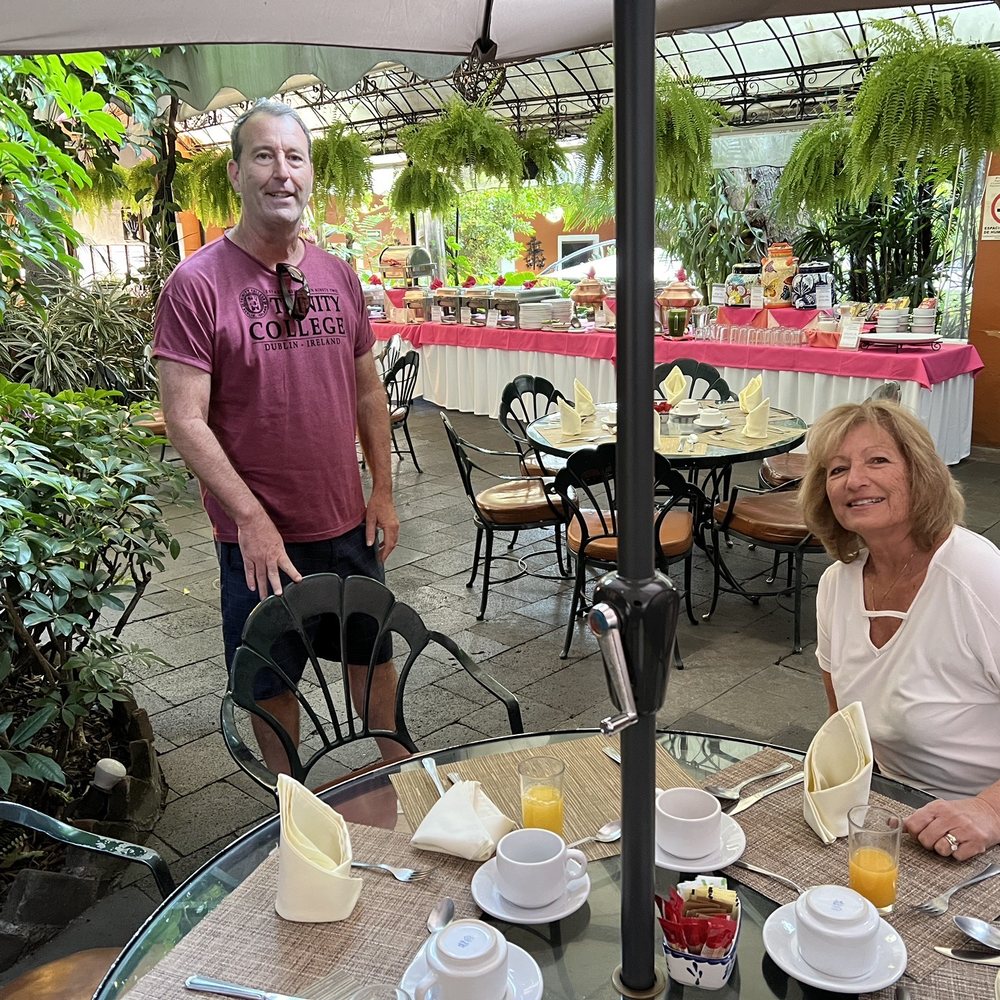 La India Bonita - Beautiful setting for brunch - Mexican Near Me - Cuernavaca, MOR
