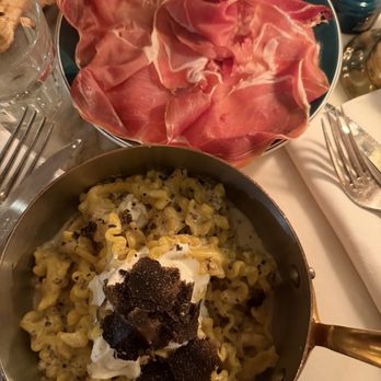 East Mamma - Pizza Near Me - Paris, 75 East Mamma - Pizza Near Me - Paris, 75
