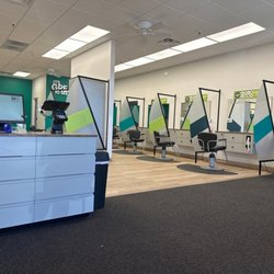 Great Clips - Inside