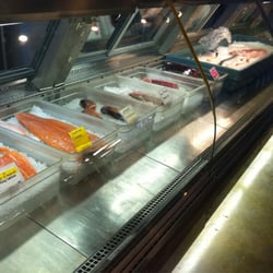 Aquarius Fish - A lot of sushi grade fish!
