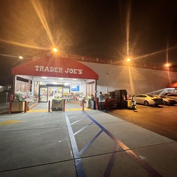 Trader Joe's - Trader Joe's Entrance - Grocery Near Me - Manhattan Beach, California