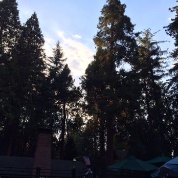 Arrowhead Tree Top Lodge - Hotels Near Me - Lake Arrowhead, California