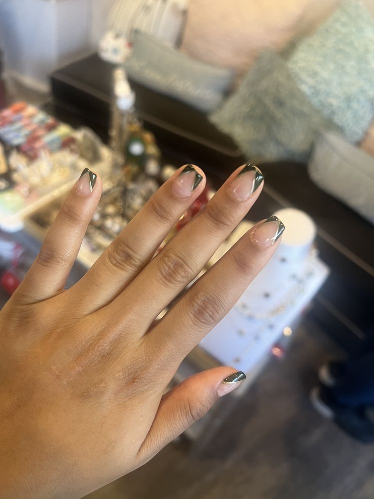 Lotus Bo Pha Nails