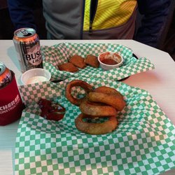 Papa Ray's Sports Bar - Fried ravioli and onion rings! Perfect after a fall SxS ride in the mountains! Yum!