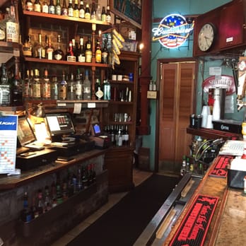 Dry Dock Cafe - Bars Near Me - New Orleans, Louisiana