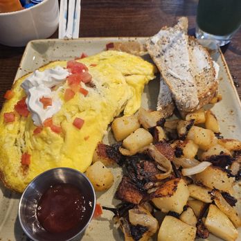 First Watch - The works omelet - Breakfast & Brunch Near Me - Clermont, Florida