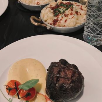 Gordon Ramsay Hell's Kitchen - Filet Mignon and Baked Mac & Cheese - Steakhouses Near Me - Stateline, Nevada Gordon Ramsay Hell's Kitchen - Filet Mignon and Baked Mac & Cheese - Steakhouses Near Me - Stateline, Nevada