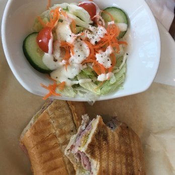 Margaritaville - Myrtle Beach - Tiniest side salad - American Near Me - Myrtle Beach, South Carolina