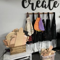Southern Lane Door Hangers - Aprons and Shapes