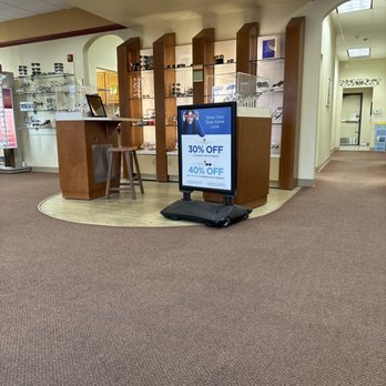 Oak Tree Optometry - Eyewear & Opticians Near Me - Fair Oaks, California