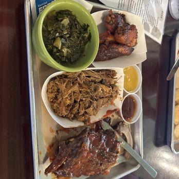 Treehouse Tavern - BBQ Sampler - Bars Near Me - Bent Mountain, Virginia