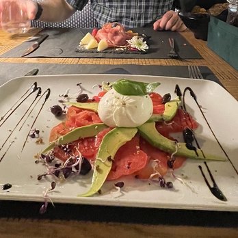 Osteria Al Mariner - Burrata cheese, tomato, avocado appetizer - Italian Near Me - Venezia, VE Osteria Al Mariner - Burrata cheese, tomato, avocado appetizer - Italian Near Me - Venezia, VE