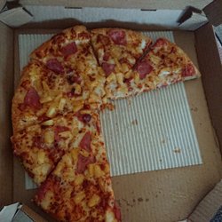 Pizza Hut - Hawaii luau in hand tossed with the parm crust