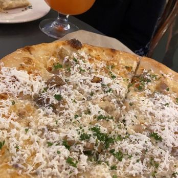 Zut On Fourth - Mushroom Pizza - Mediterranean Near Me - Berkeley, California Zut On Fourth - Mushroom Pizza - Mediterranean Near Me - Berkeley, California