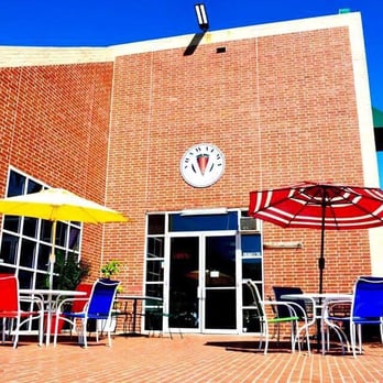 Shawarma Grill & Cafe - This is the view outside. I usually sit on the right, this is a very nice spot to sit also! - Mediterranean Near Me - Houston, Texas Shawarma Grill & Cafe - This is the view outside. I usually sit on the right, this is a very nice spot to sit also! - Mediterranean Near Me - Houston, Texas