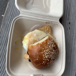 Mission - Sausage breakfast sandwich on bun